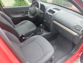 Renault Clio 1.5 DCI - 10