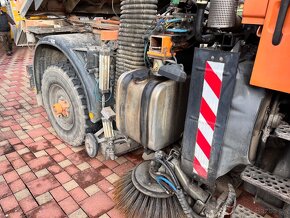 Mercedes-Benz Unimog UGN U300 - 10