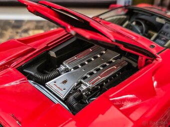 Lamborghini Diablo Roadster 1:18 Autoart - 10