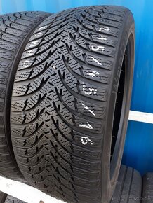 Zánovné zimné pneu 215/45R16 Kumho - 10