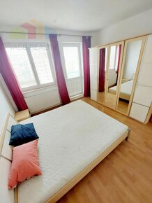 Na prenájom 3-izbový byt s balkónom a lodžiou, 109 m², + par - 10