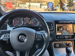 Volkswagen Touareg 3,0 TDI Panorama, Vzduchový podvozok - 10