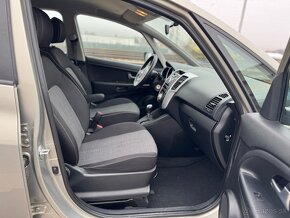 Kia Venga 1.6 benzín automat - 10