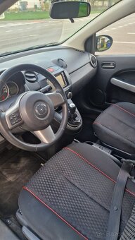 Mazda 2 1.3i,rok 2013 - 10