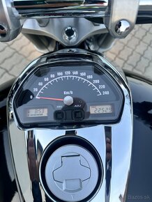 SUZUKI Intruder 1800r - 10