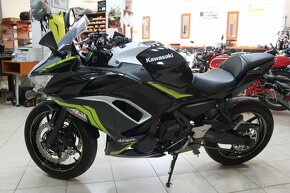 Kawasaki  Ninja  650  2022 - Zánovná - 10