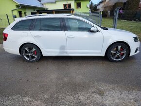 Predám škoda Octavia combi RS TDI DSG - 10