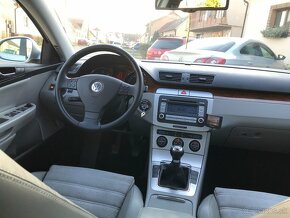 Volkswagen Passat 2.0 TDI Sedan Highline - 10