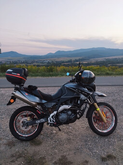 Aprilia Pegaso 650 Trail, cestovné enduro - 10