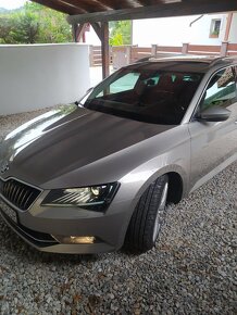 Škoda Superb Combi 2,0Tdi Style Plus - 10