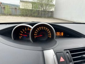 Toyota Verso 2.0 I D-4D 125 Premium - 10