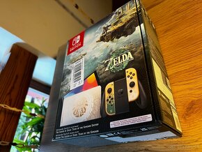 OLED Nintendo Switch Zelda TOTK Edition - 10