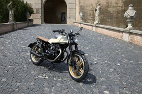 Honda CB 400N Cafe Racer - 10