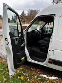 Renault Master 2,3 so strešným nosičom a rebríkom - 10