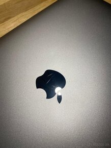 Predám MacBook Pro 13" 2017 - 10