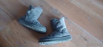 Kožené snehule Classic UGG šede s prímesou vlny - 10