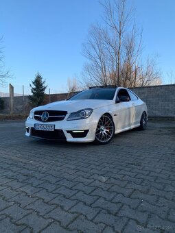 MERCEDES BENZ C63 AMG 2011 6.2 V8 358KW COUPE/PANO/KEYLESS - 10