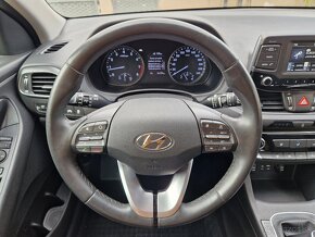 Hyundai i30 1.4 2018 benzín hatchback - 10