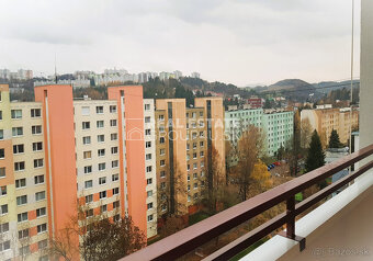 PREDAJ - 1 IZBOVÝ BYT NA STREDE S 2 BALKÓNMI - 10