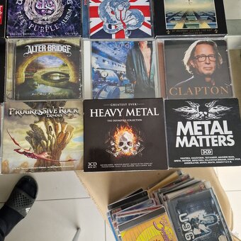 CD-čka...AXEL RUDY PELL,JUDAS PRIEST,DEEP PURPLE,AC/DC,QUEEN - 10