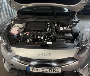 Kia Ceed 1.5i SK ŠPZ havarované - 10