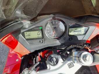 Honda VFR 800 V-TEC 2002 - 10