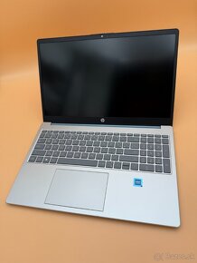 Notebook 15,6" HP. Intel N100 4x800MHz.16gb ram. 120gb SSD - 10