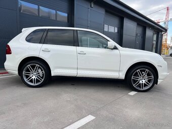 Porsche Cayenne facelift edition White - 10