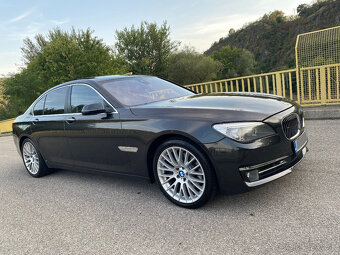 Predám BMW rad 7 740d xDrive 230kw / CIC / Šiber / Webasto - 10