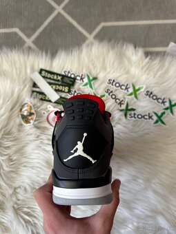 Jordan 4 - 10