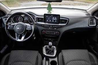 Kia Ceed 1.6 CRDi 136k Gold - 10