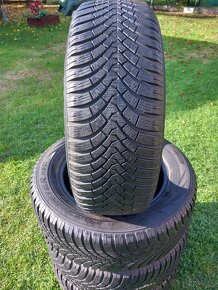 215/60 r16 zimne pneumatiky - 10