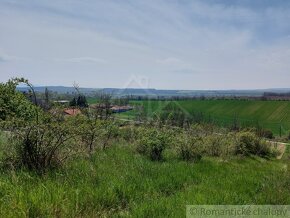 Rozľahlý pozemok na samote vhodný na stavbu blízko vinársk - 10