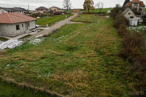 Ponúkam na predaj stavebný pozemok Veľké Bedzany 625 m2 - 10