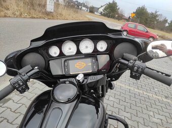 Harley Davidson Street Glide - 10