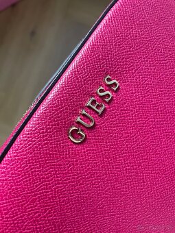 Guess malinová crossbody - 10