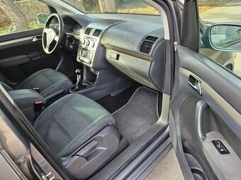 Volkswagen Touran 1.9 TDI 7-miestné - 10