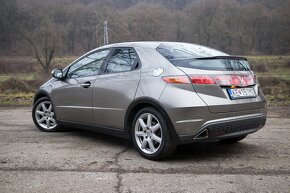 Honda Civic 8g 1.8 i-VTEC automat - 10