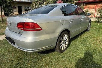 VOLKSWAGEN PASSAT SEDAN 4motion - 10