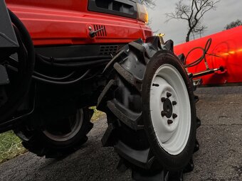 Japonský traktor KUBOTA GL 23 Diesel 3 válec, 23HP - 10