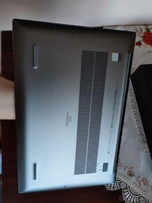 DELL Precision 5750 (DELL XPS 17" 9700) - 10