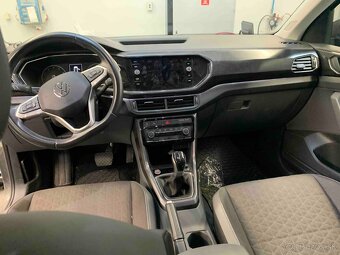 VW T-CROSS 110k automat po havarii - 10