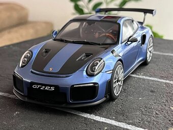 1:18 PORSCHE 911 GT2 RS - GT-Spirit Limited Edition - 10