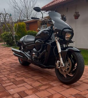 Suzuki Intruder M1800R - 10