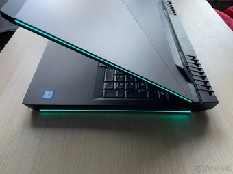 herný Dell Alienware 17 - i7-7820HK, GeForce GTX 1080 8GB - 10