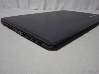 Lenovo i3-4x2,4 GHz. SSD 256 GB. 6 GB. 15,6“ HD. - 10