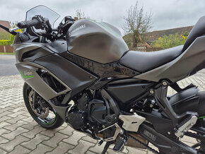 Prodám Kawasaki Ninja 650 , r. v. 2024, ABS, KTRC, 2743km,ČR - 10