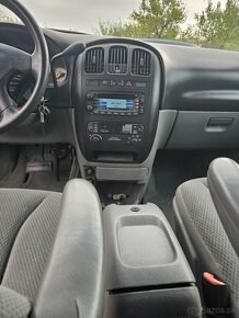 Predám Chrysler grand voyager 2,8crdi stown go. - 10