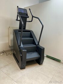 Technogym Artis Step Black edition- schodový trenaž - 10