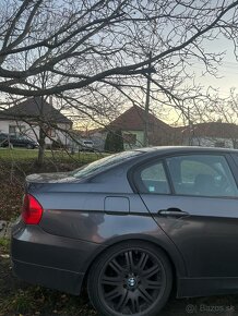 BMW 318i E90 - 10